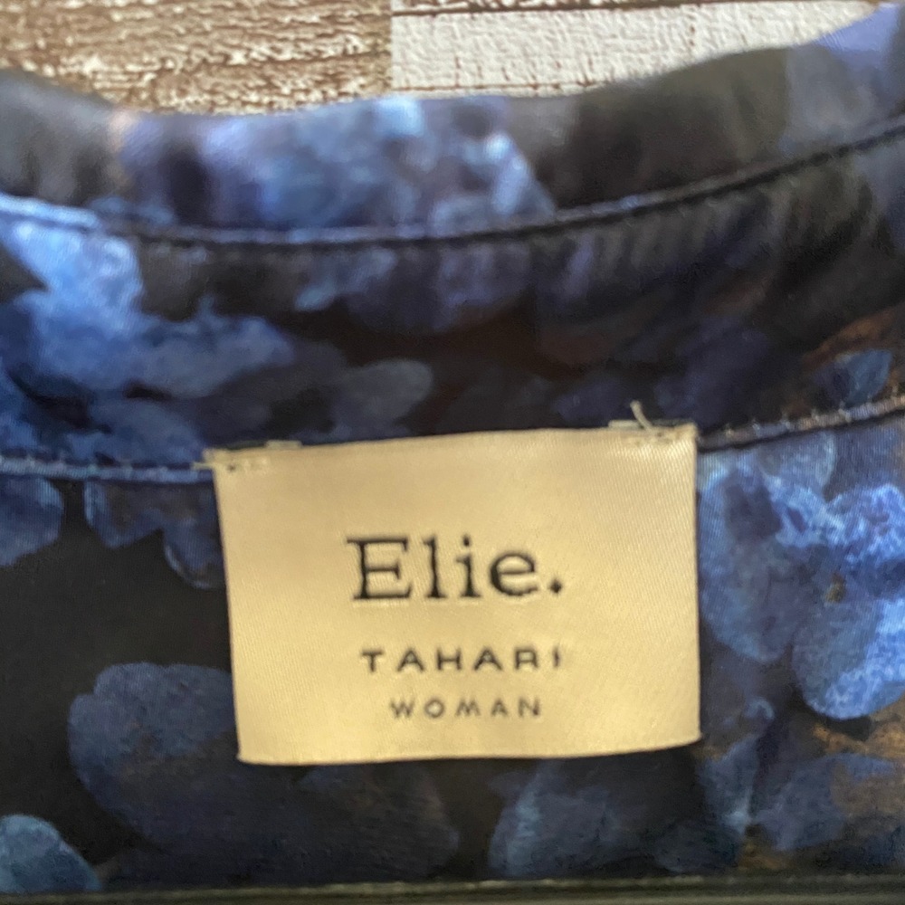 Elie Tahari Women's Long-Sleeved Button-Down Blouse Size 1X Blue Floral - Picture 4 of 6